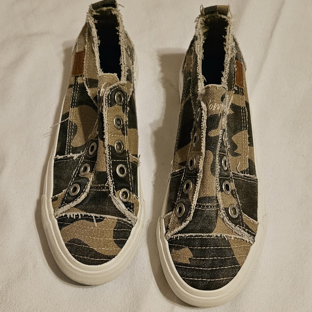 Blowfish camo slip-on